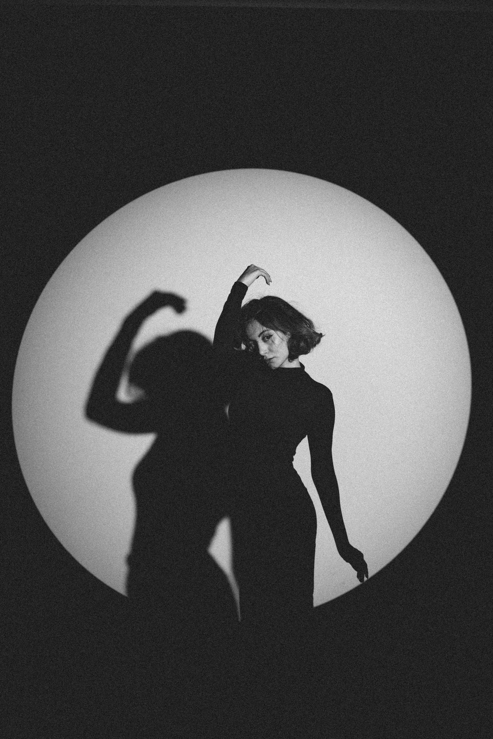 Posing Model in Black and White · Free Stock Photo
