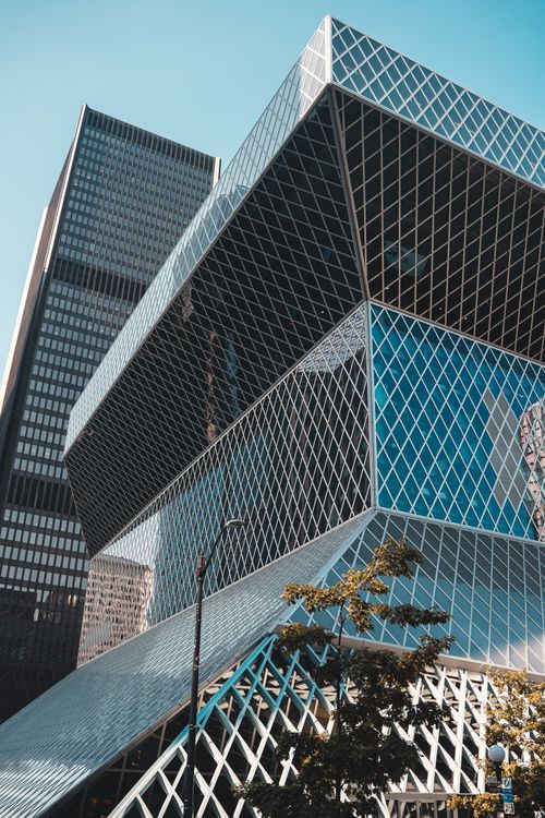 Free Explore the geometric design of the Seattle Public Library, a modern architectural landmark. Stock Photo