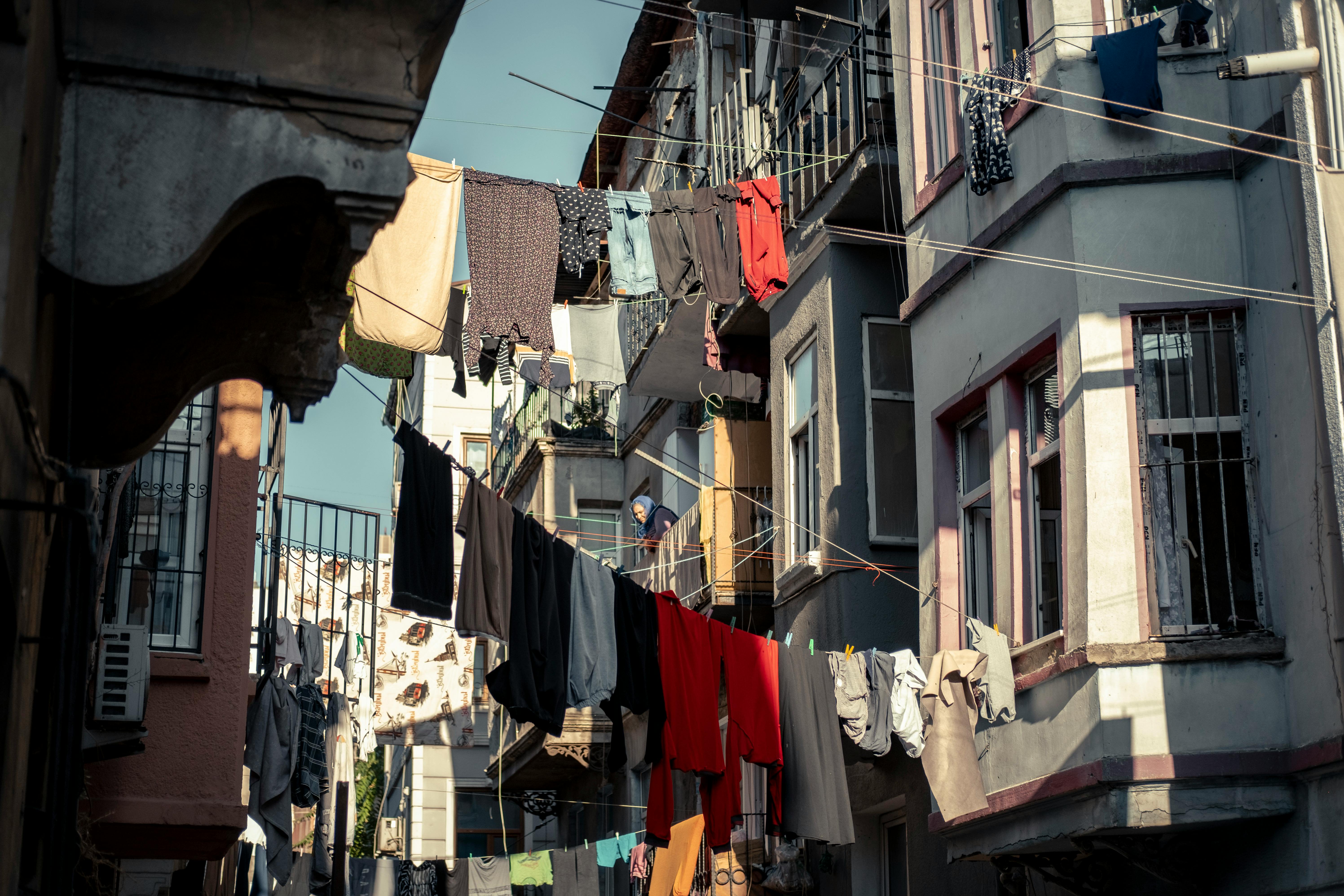 household budgeting Frugality & household money — Photo by Zeynep Sude  Emek on Pexels