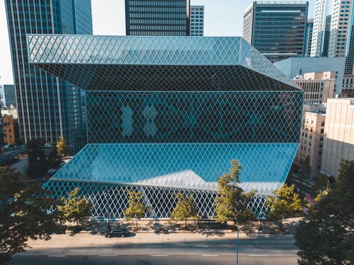 Free Aerial view of the Seattle Public Library, showcasing its modern architecture. Stock Photo