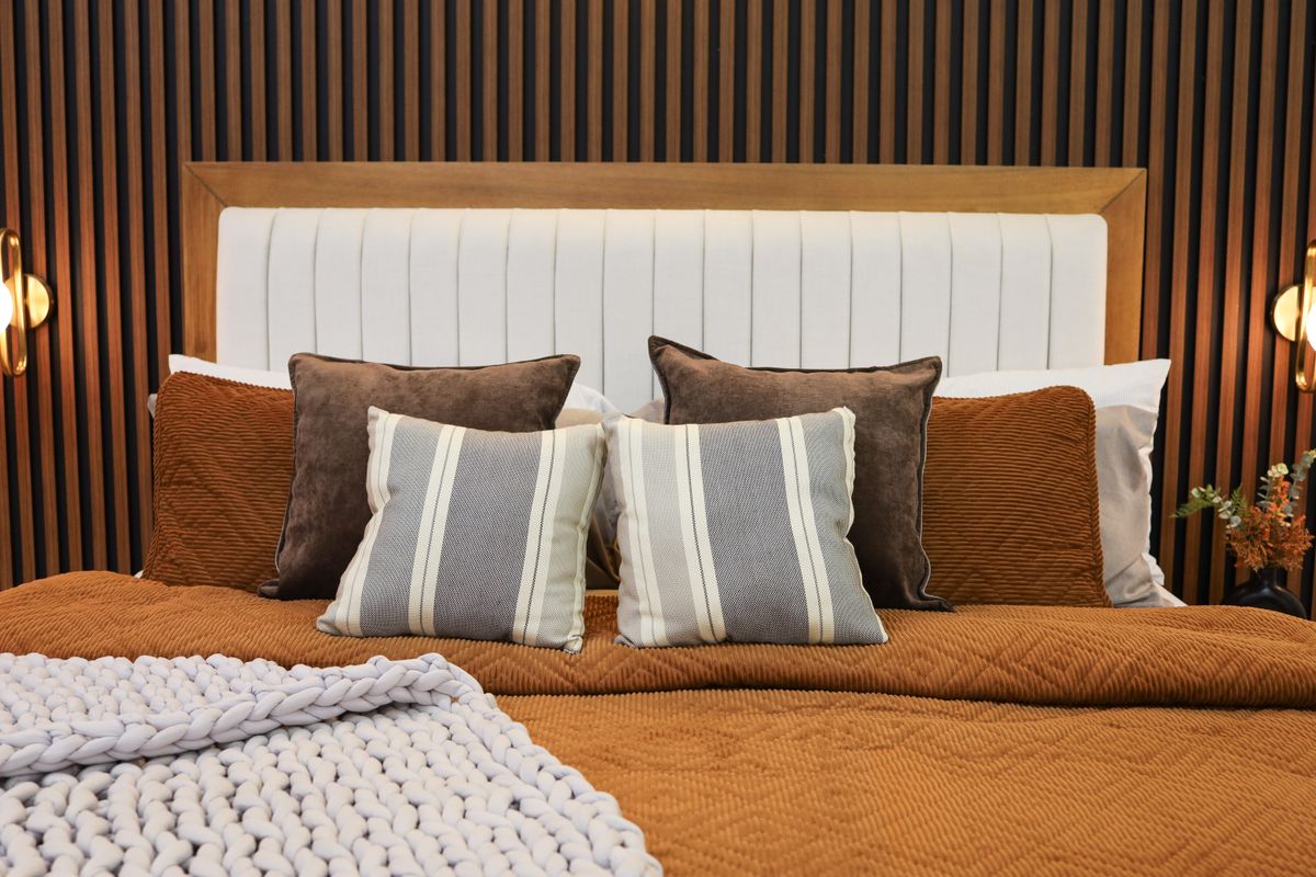 Cozy and Minimalist Bedroom Hero