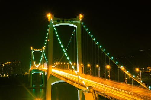 Gratis stockfoto met belicht, hangbrug, nacht