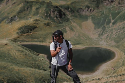 Fotobanka s bezplatnými fotkami na tému batôžkar, hory, jazero