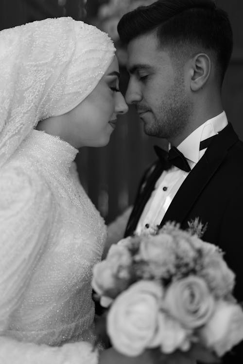 Portrait of Wedding Couple in Black and White 