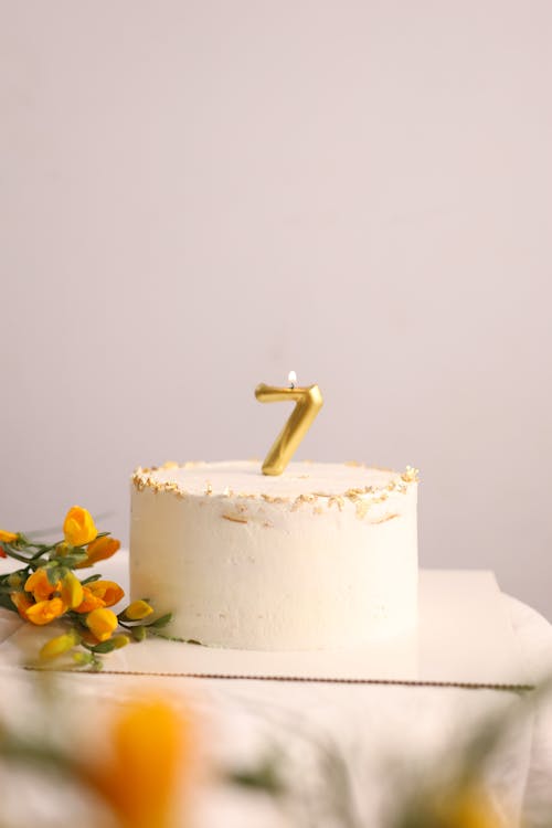 Foto profissional grátis de bolo de aniversário, fotografia de alimentos, natureza-morta