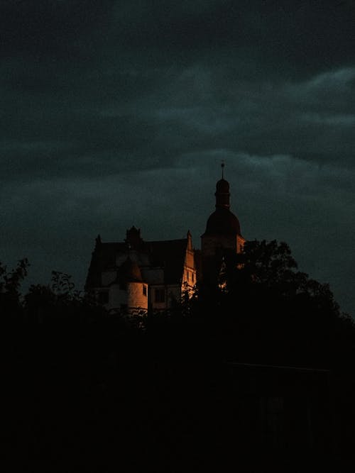 Kostenloses Stock Foto zu dunklen nacht, schloss, schloss leitzkau