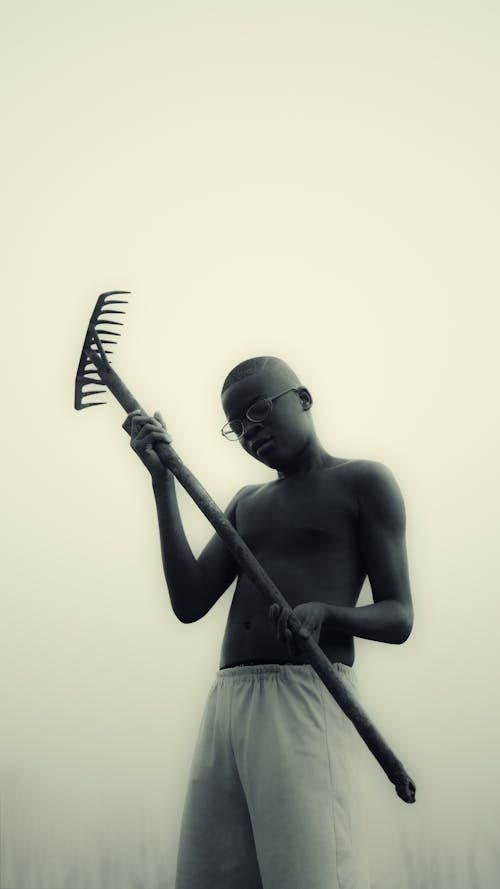 Základová fotografie zdarma na téma černý kluk, chlapec, dioptrické brýle