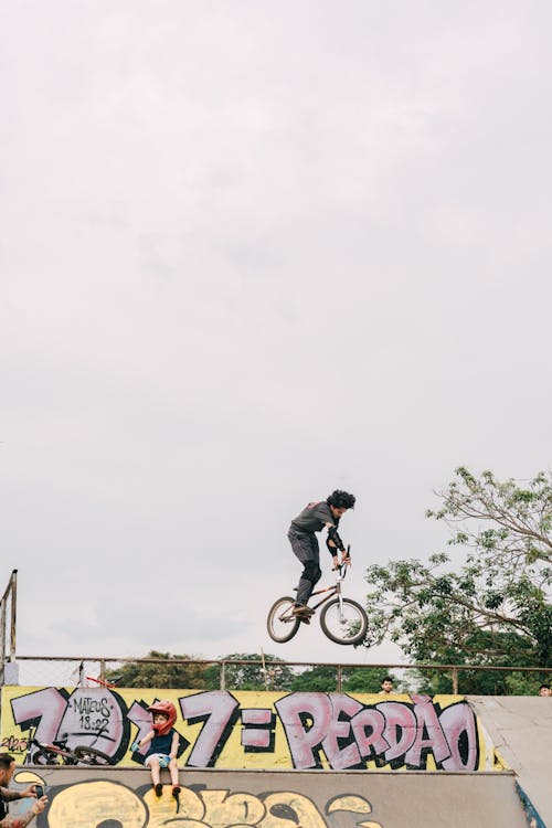 Foto d'estoc gratuïta de anant amb bici, bici, conduint