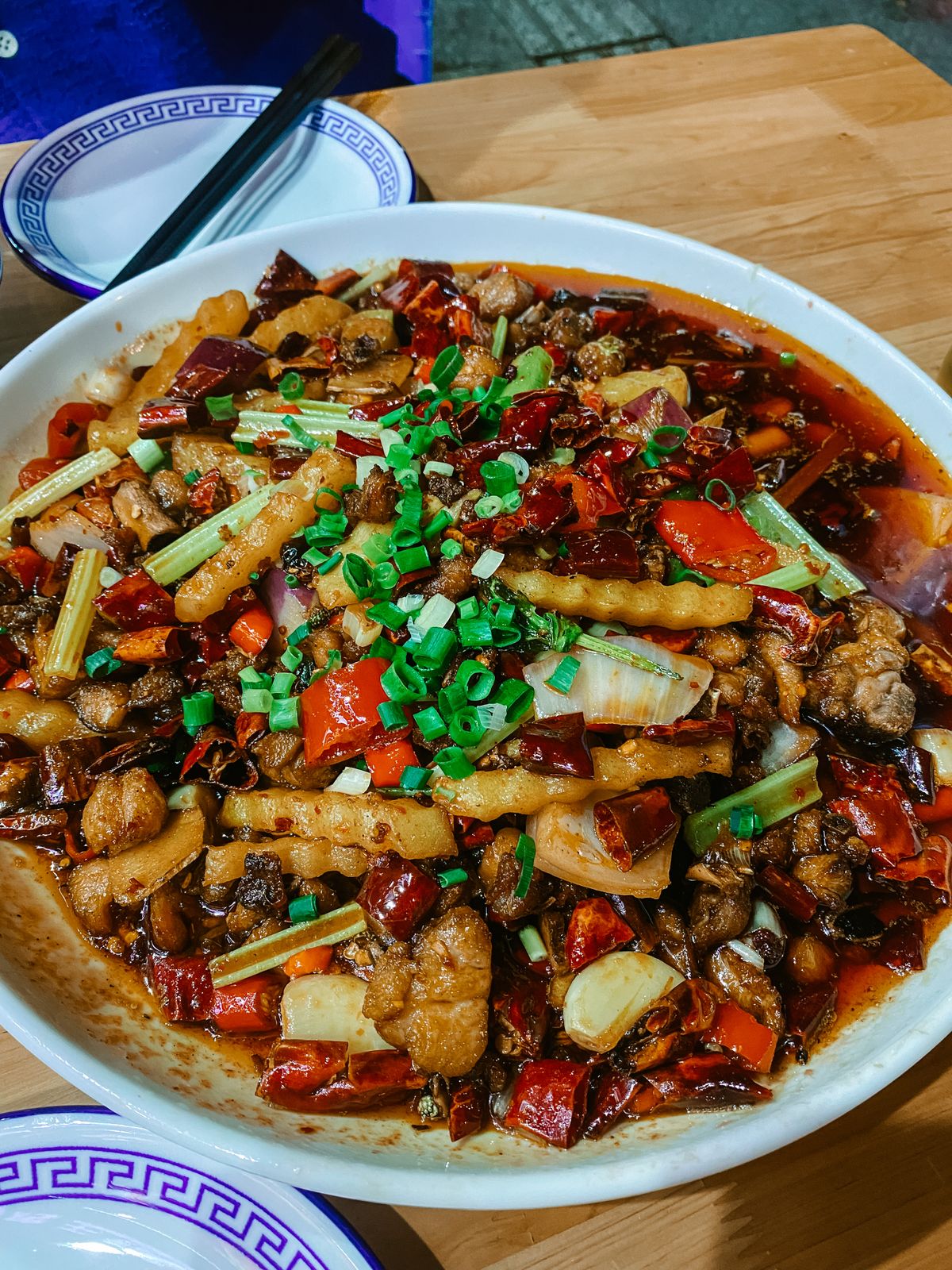 贵阳酸汤鱼火锅沸腾红亮