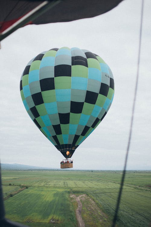 Free Blue and Black Hot Air Balloon Stock Photo