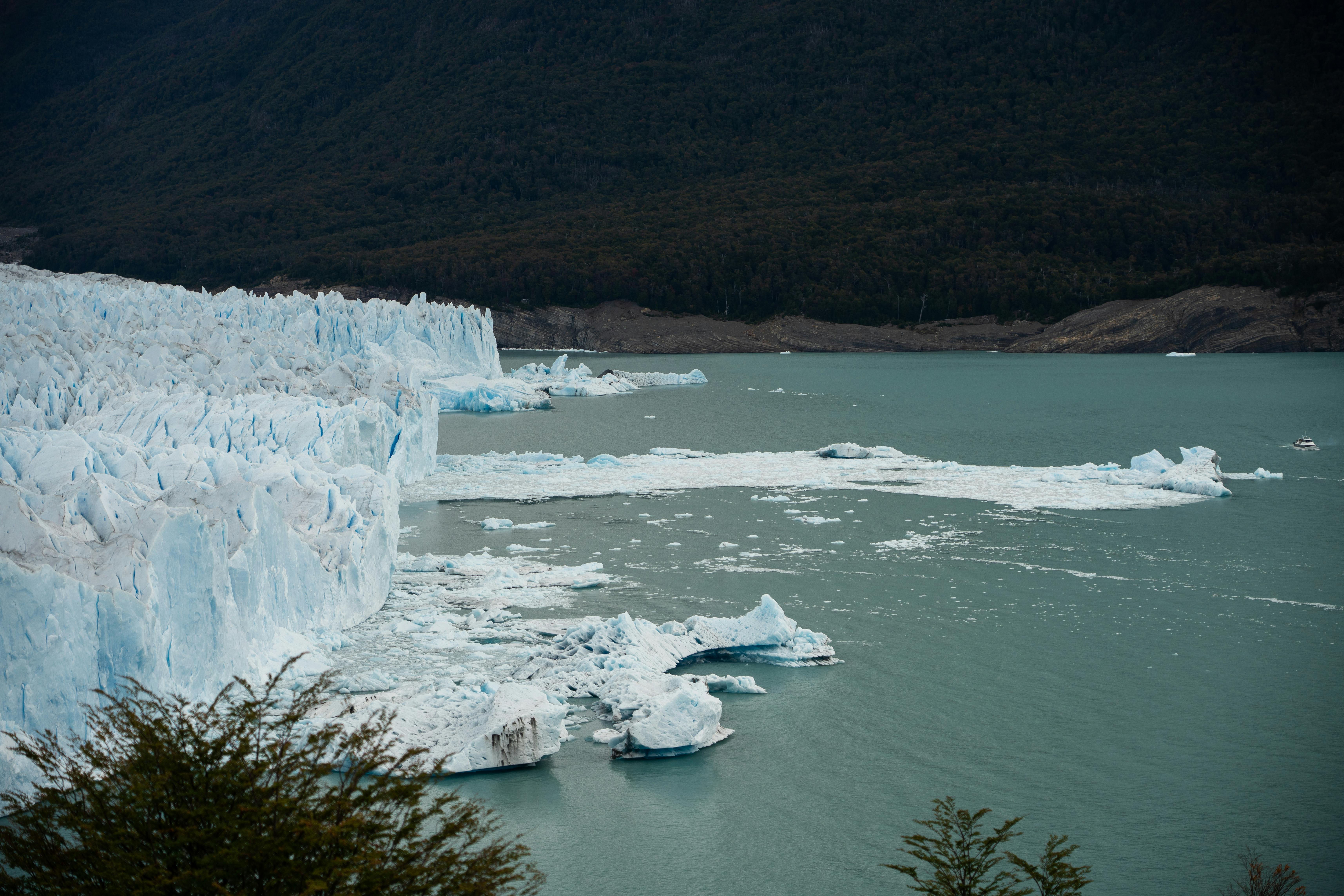 Team football kits premier league