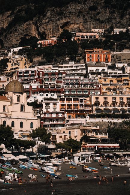Stunning view of Positano's vibrant cliffside buildings along the Amalfi Coast.