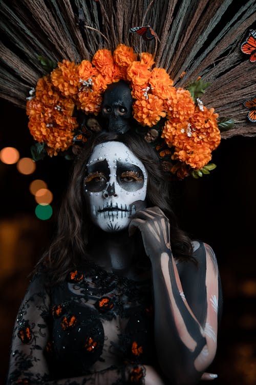 Foto d'estoc gratuïta de cara pintada, catrina, corona de flors