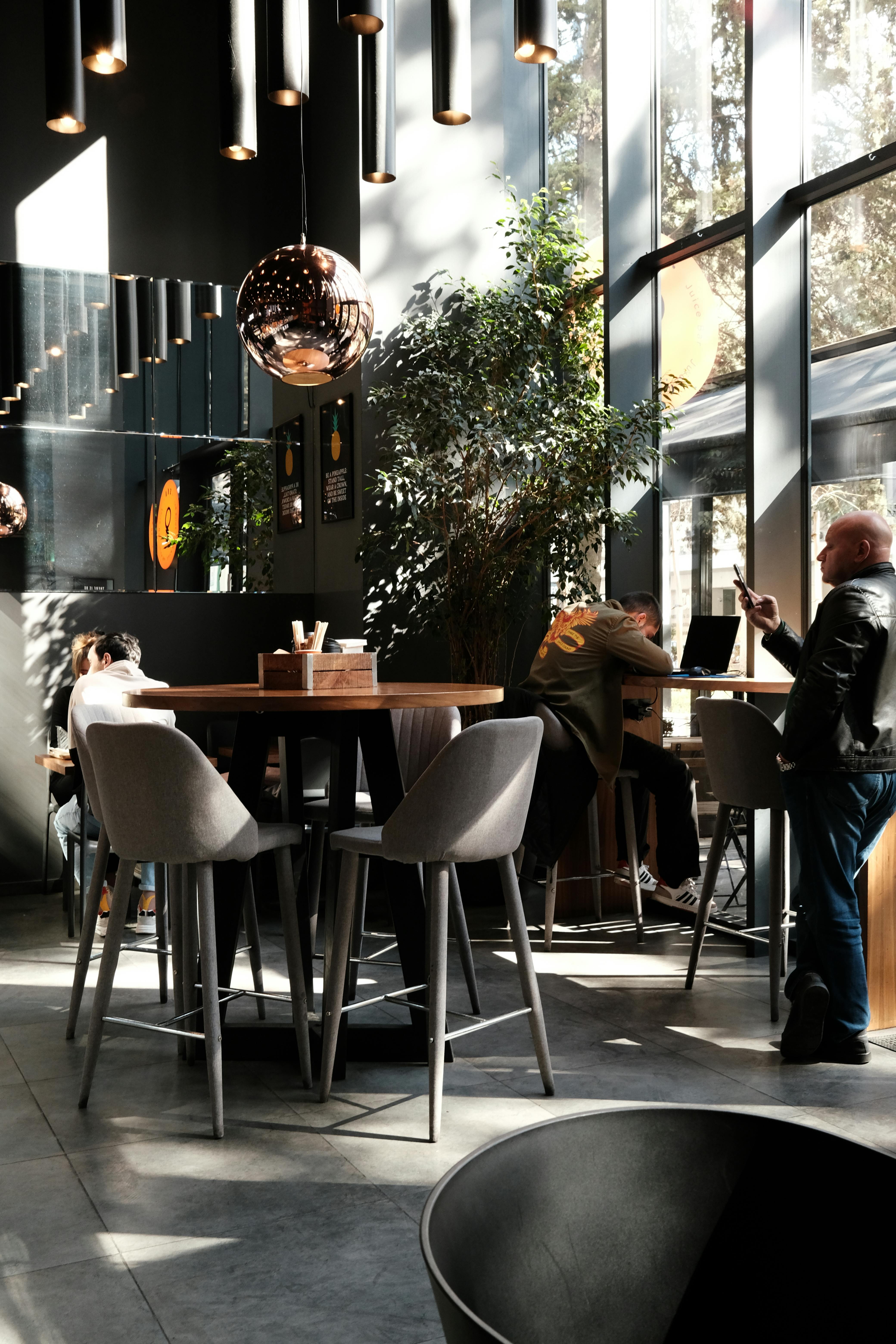 Hatter House Cafe Bristol: Discover the Magic of This Hidden Gem 3 Is Hatter House Cafe Bristol the Coziest Spot in Town? A Deep Dive into Its Ambiance