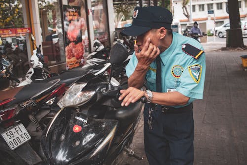 Foto profissional grátis de carros, espelho, guarda