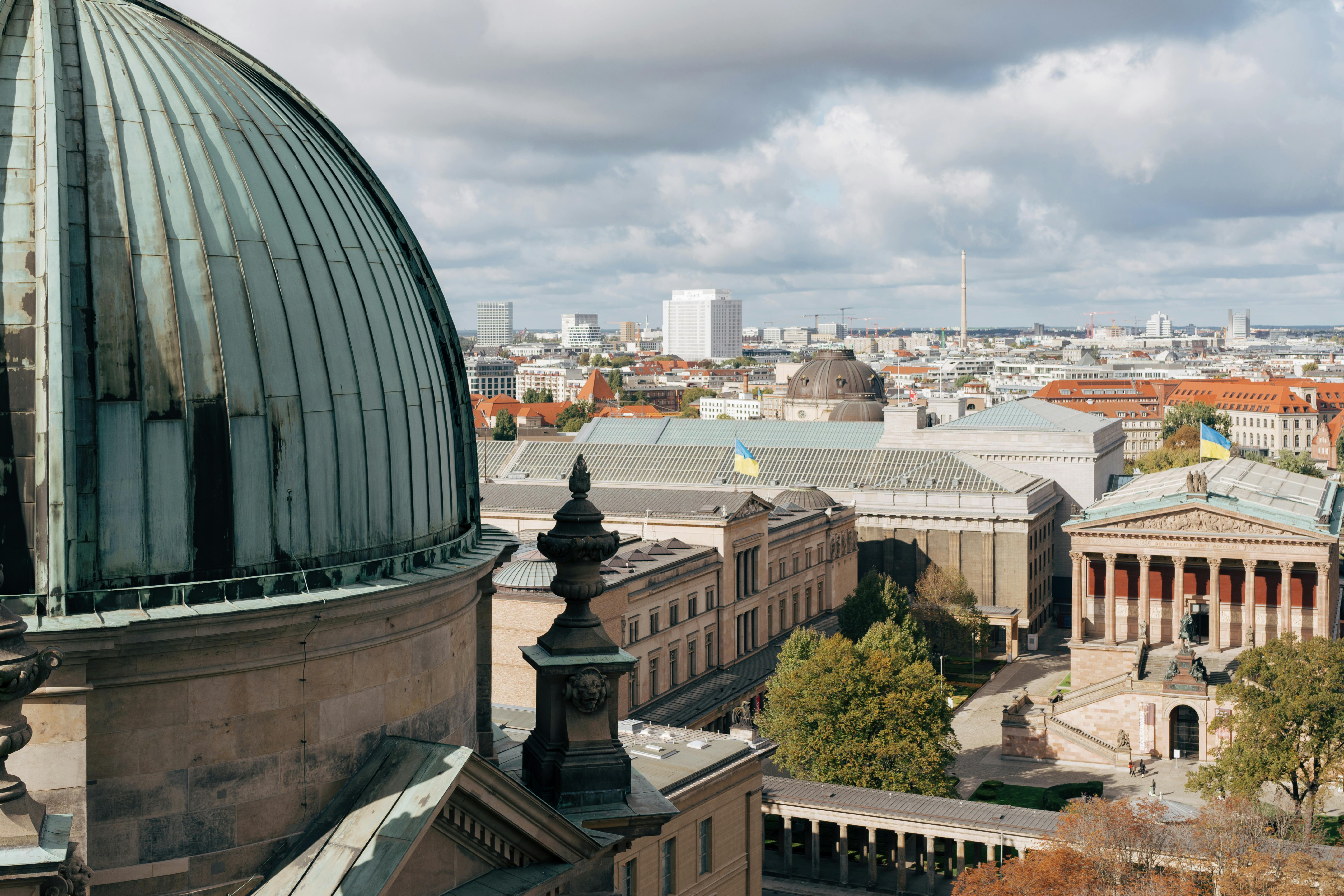 immigration lawyer berlin — Photo by Gül Işık on Pexels