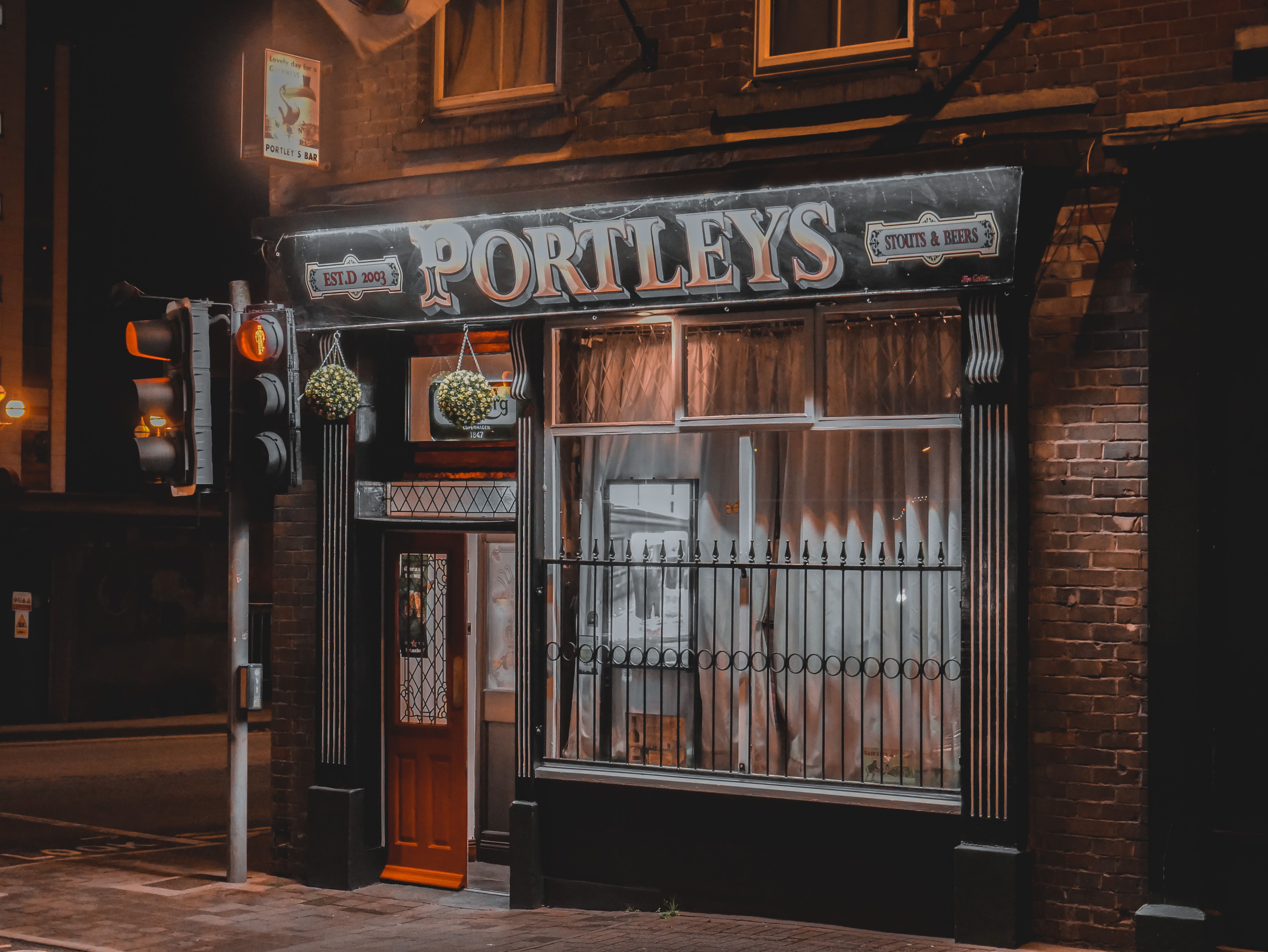 A sports bar is coming to Edina’s 50th and France this summer — Photo by Peter Leahy on Pexels