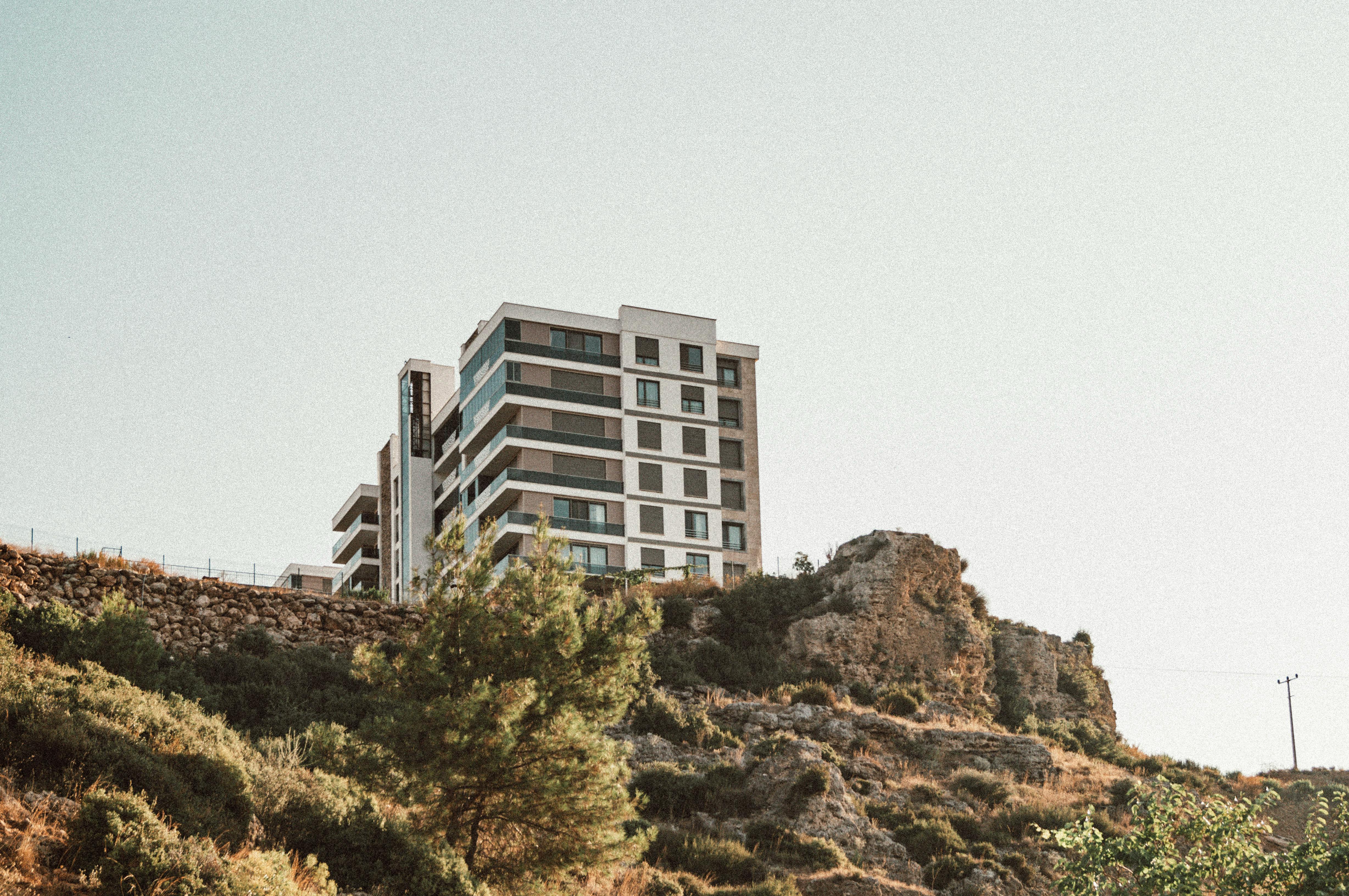 도심 속 빌라와 아파트 단지 전경