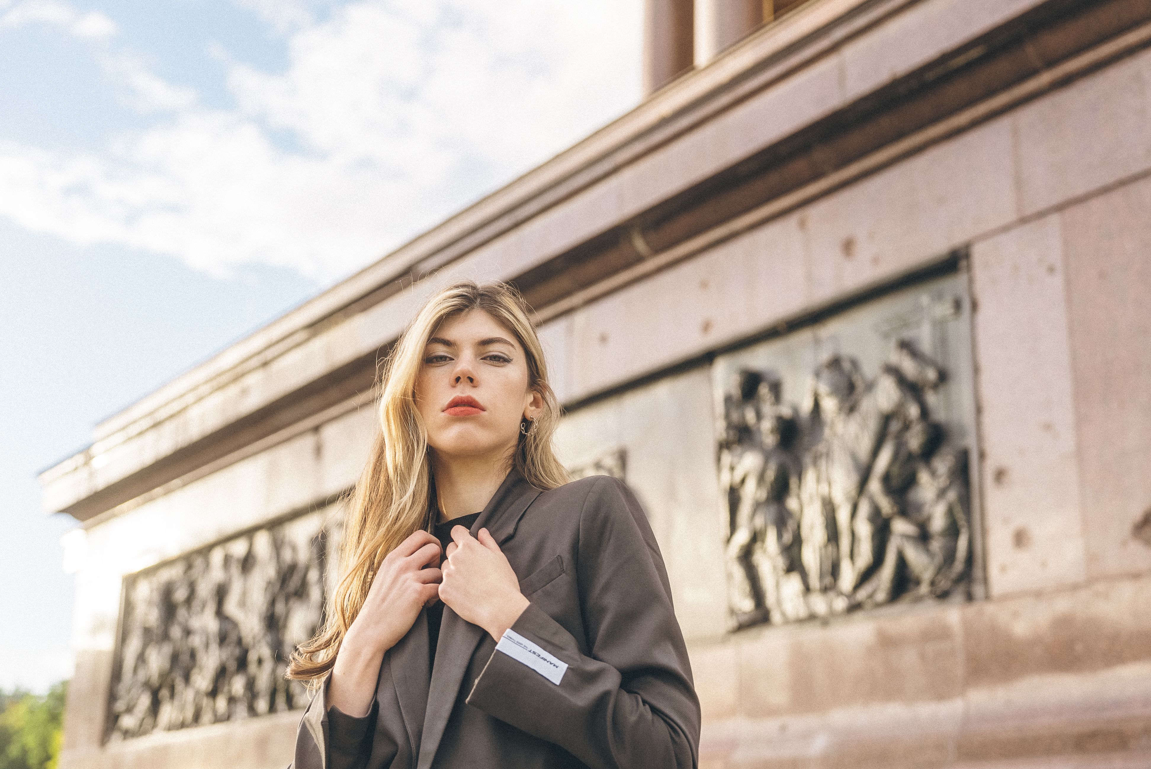 Chaqueta de mujer chic para el otoño: el arte del estilo a los 40 años