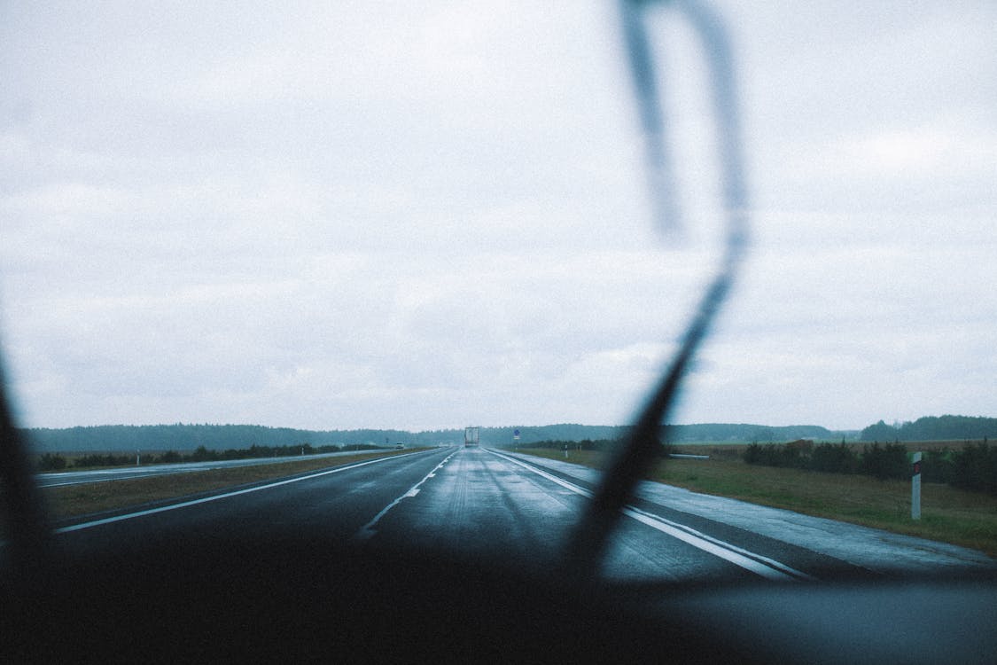 Photo of gray asphalt road