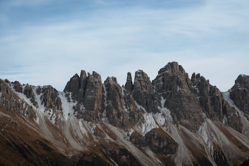 Gratis lagerfoto af bjerge, bjergkæde, blå himmel