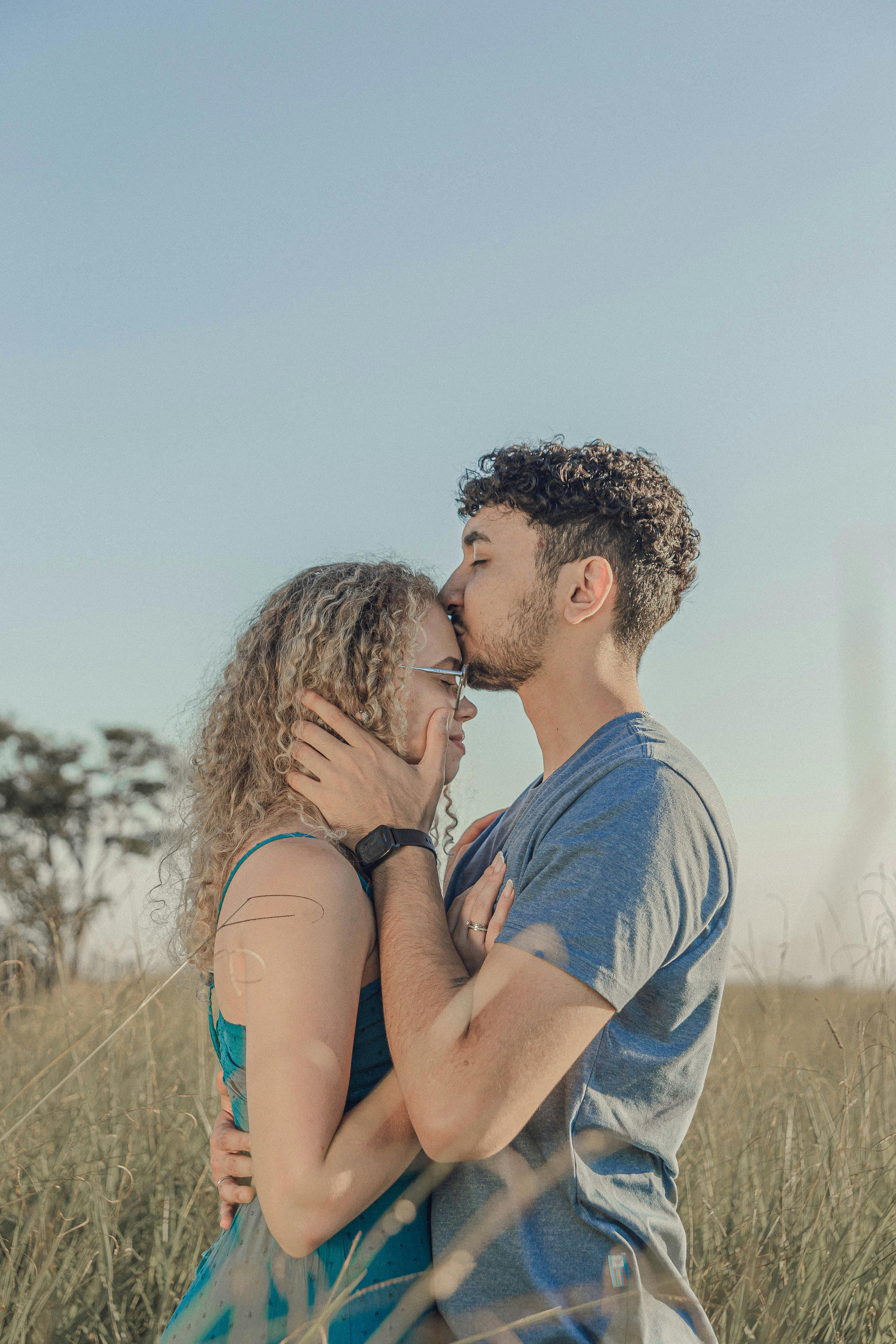 Man Kissing Womans Forehead · Free Stock Photo, image size:3476x5214
