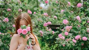 Redhead Bush Photos, Download The BEST Free Redhead Bush Stock Photos