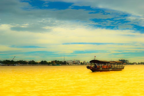 Boot Auf Dem Gelben Fluss