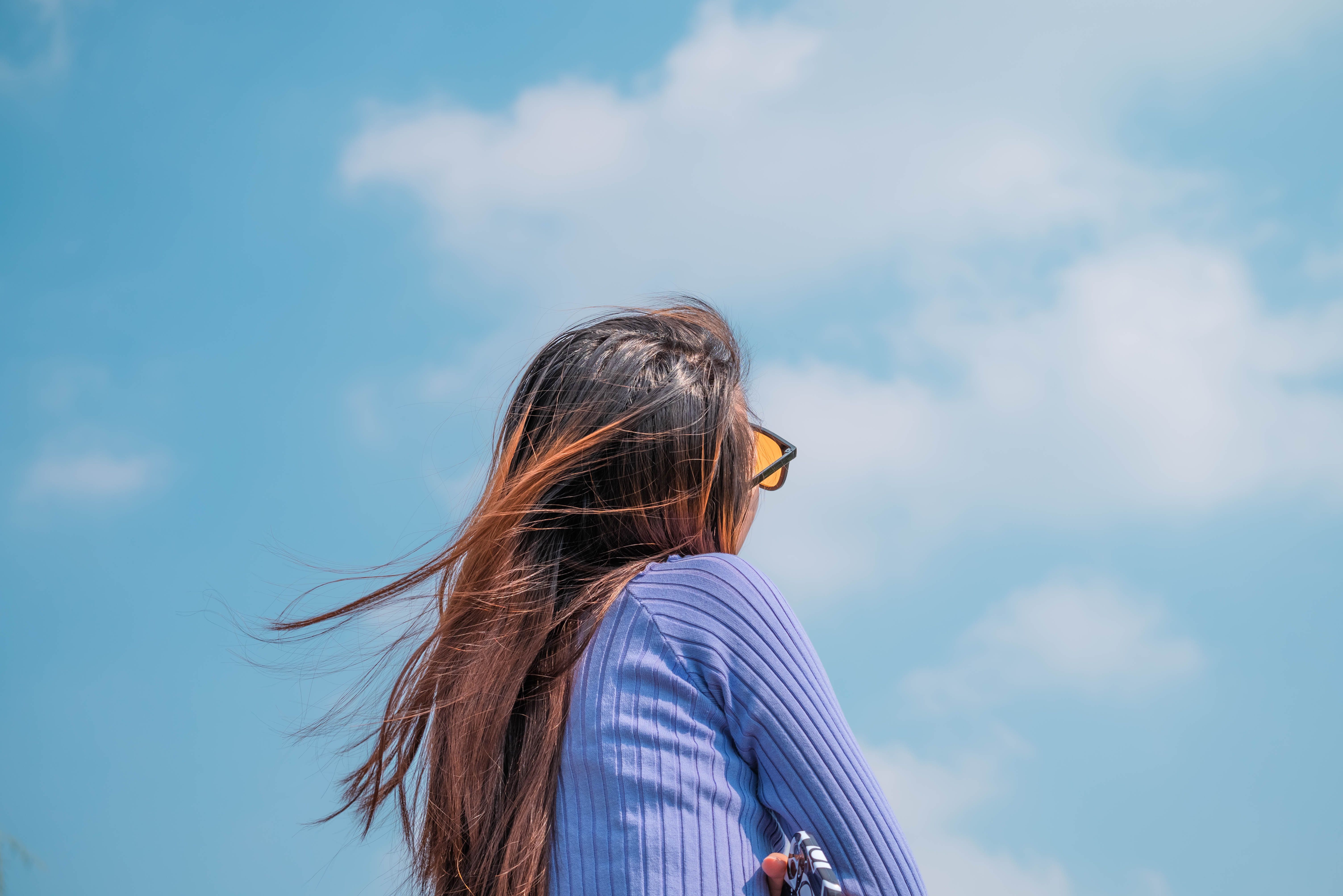 woman sunglasses outdoor clear day