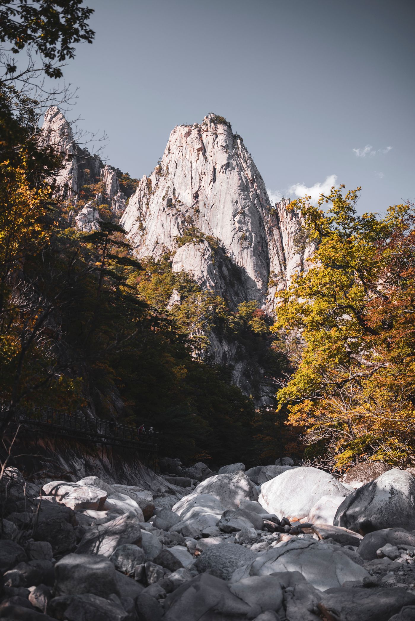 Montañas de Seoraksan cerca de Sokcho, Corea del Sur