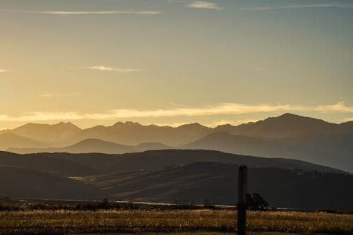 Immagine gratuita di campo, catena montuosa, colline