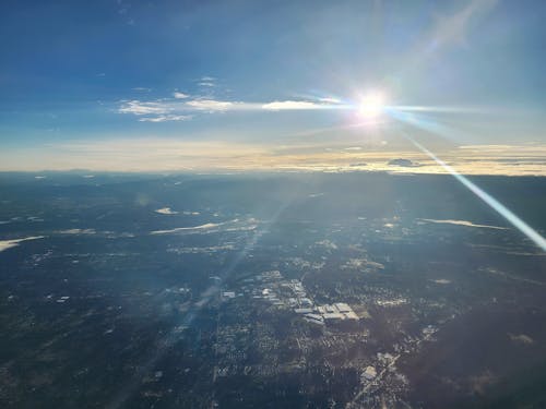 Foto profissional grátis de dia ensolarado, montanhas, sol brilhante