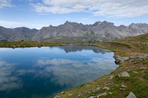 Foto profissional grátis de cenário, lago, montanhas