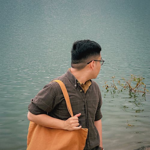 Kostnadsfri bild av asiatisk man, glasögon, kort hår