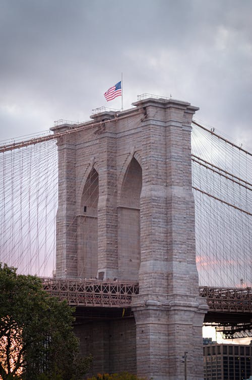 Free View of the Brooklyn Bridge in New York City, New York, USA Stock Photo