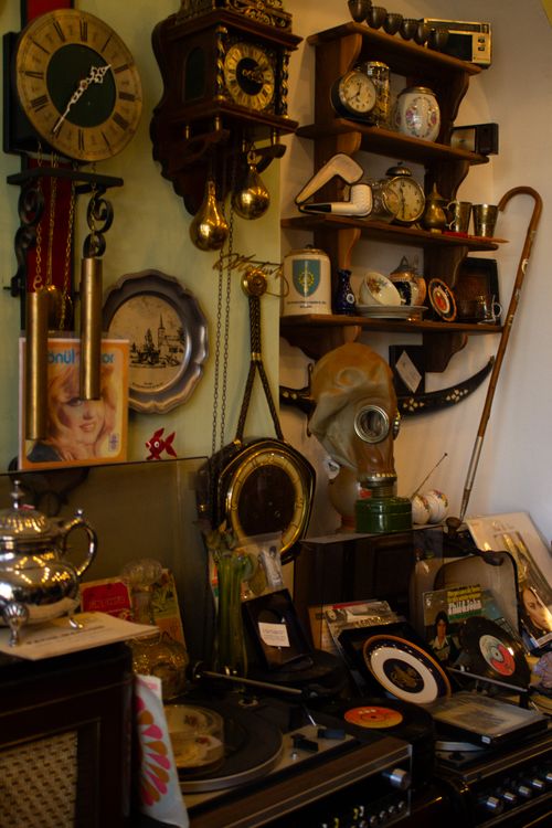 Free Explore an eclectic collection of vintage clocks and antiques in an Ankara shop setting. Stock Photo