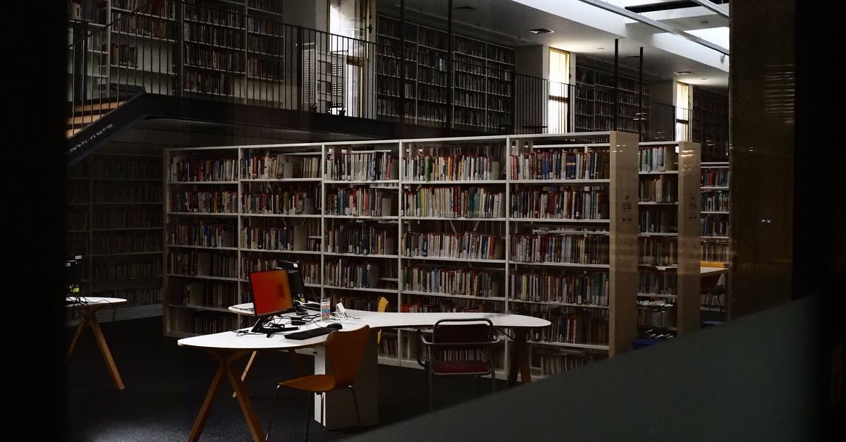 Library Irl Interior of a Library · Free Stock Photo