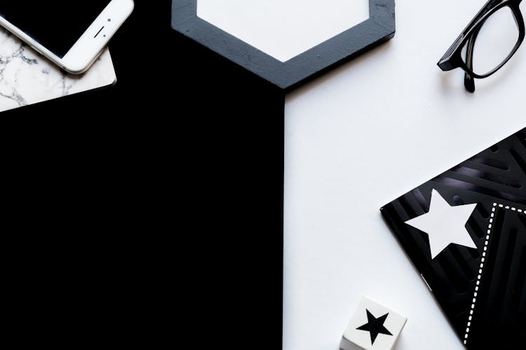 White And Black Star Wall Decor