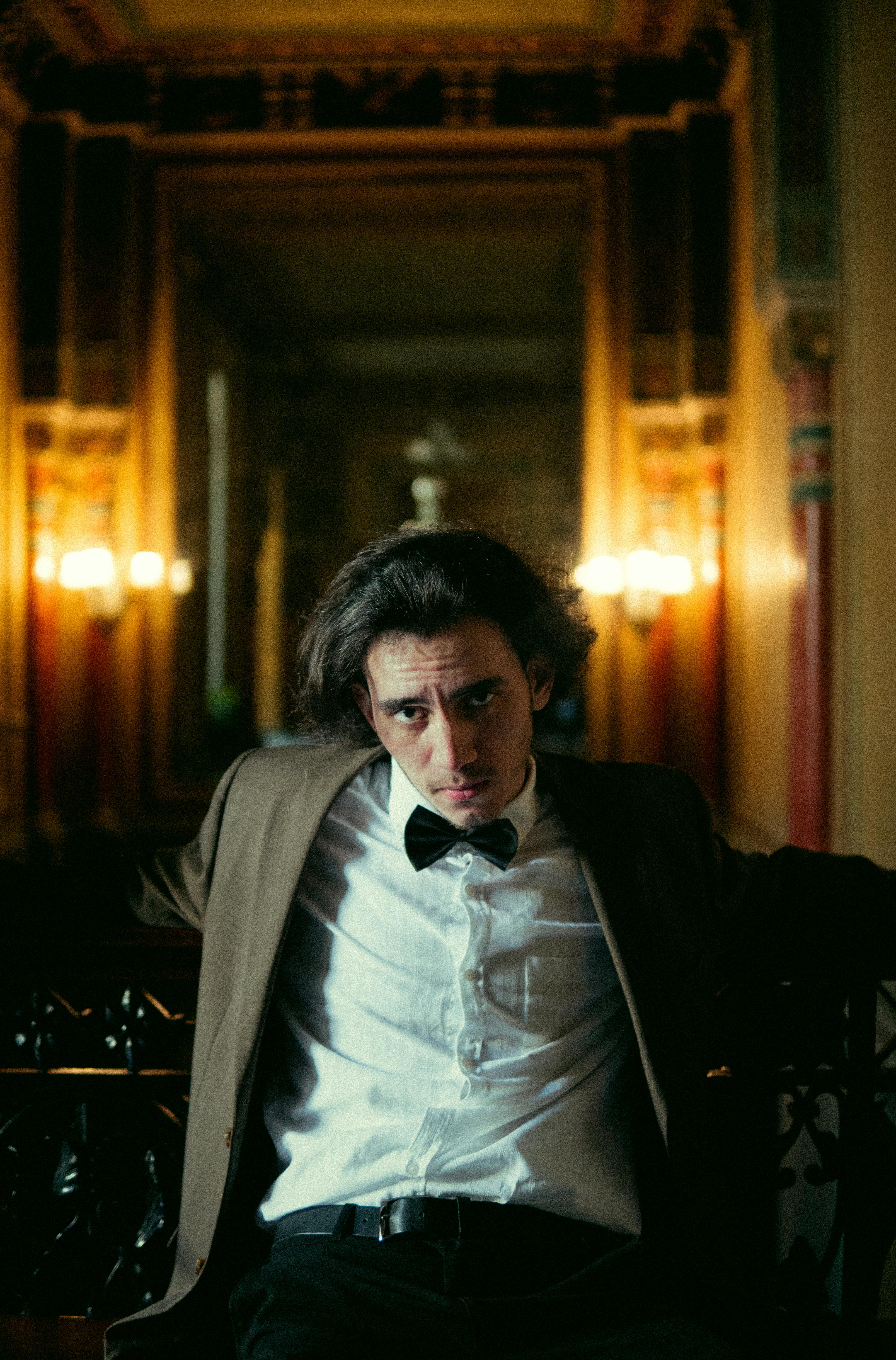 Gratis stockfoto met arm rustend, artistiek, avondkledij Stockfoto