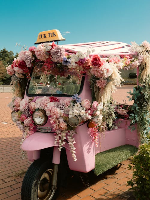 Kostnadsfri bild av auto rickshaw, blommor, bröllopsfotografi