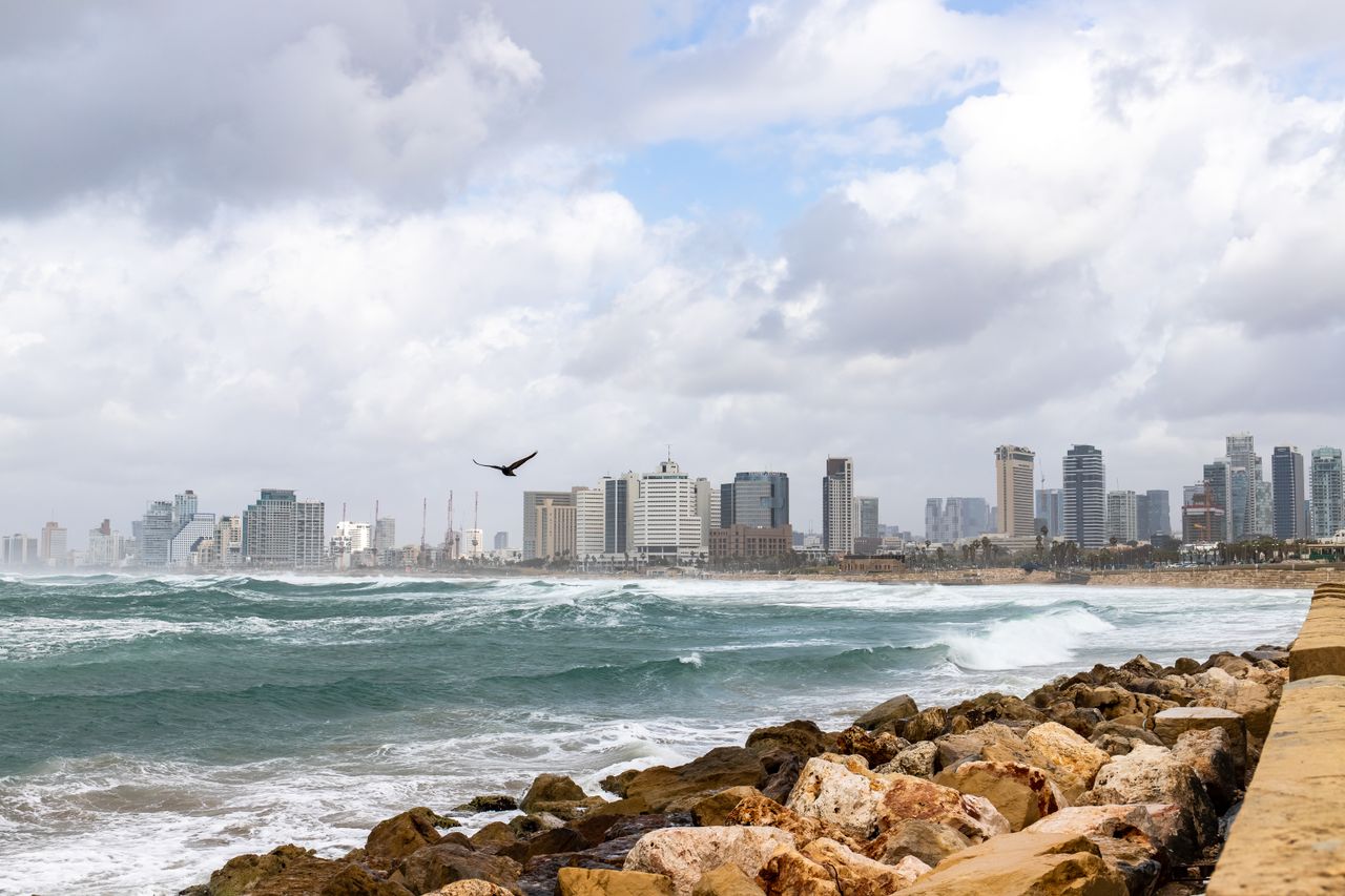 Aucune preuve que la vidéo montre un crash d’avion à Tel‑Aviv