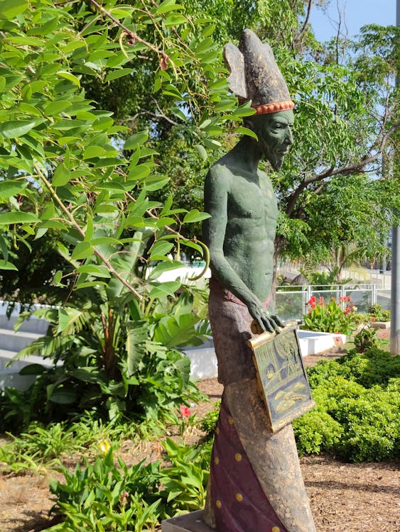 estatua de Melkart en Chiclana de la Frontera