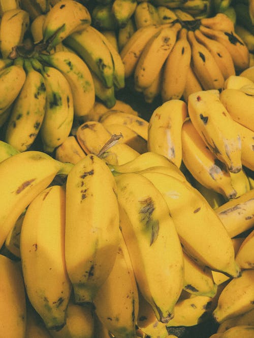 Безкоштовне стокове фото на тему «банани, вертикальні постріл, вибір»