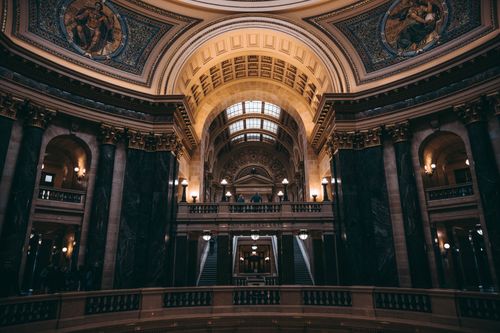 Free Discover the grand architecture and design of the Wisconsin State Capitol's stunning rotunda interior. Stock Photo