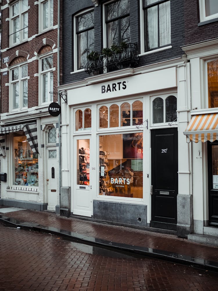 Barts Store Signage