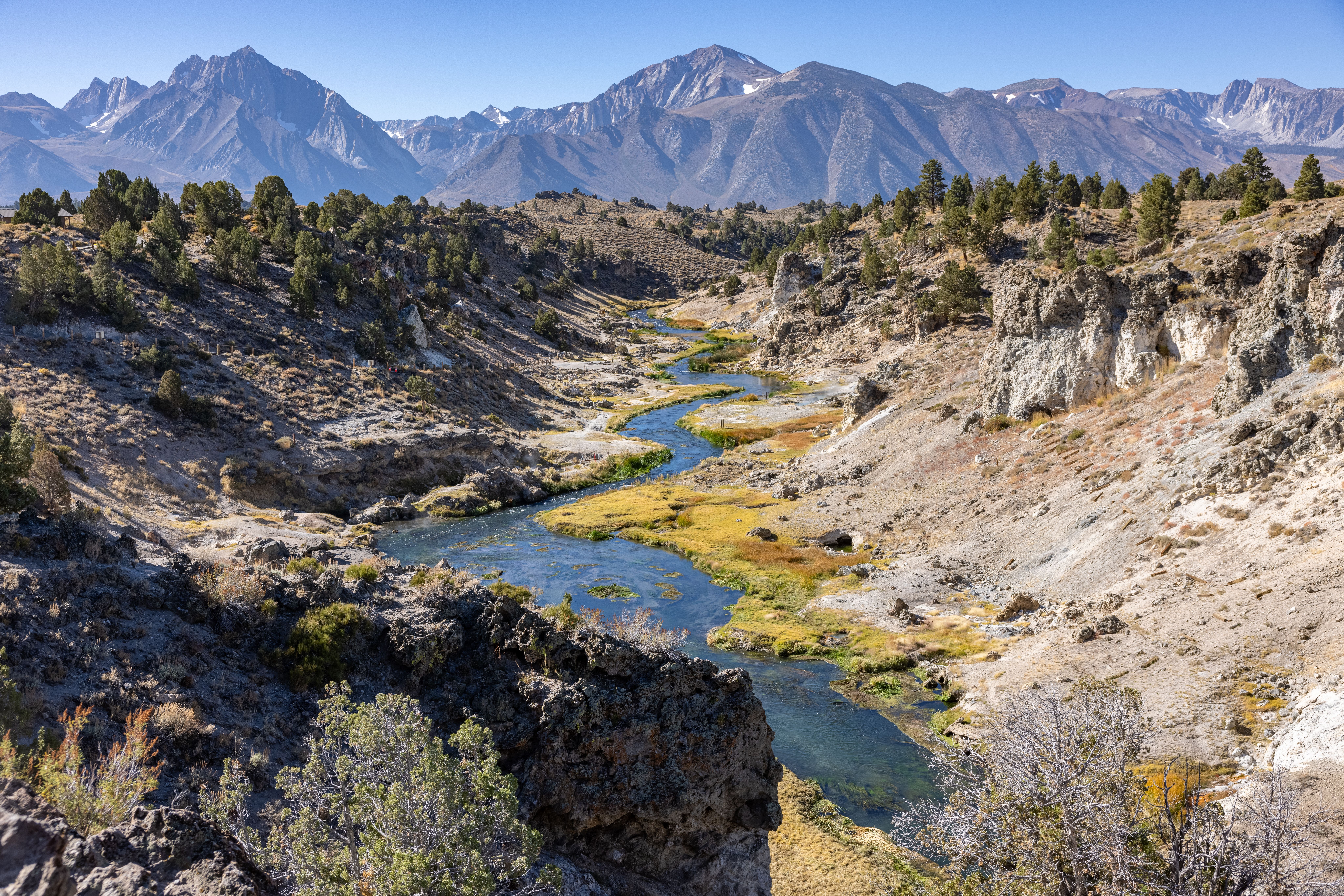 River Winding Between the Rocks in the Valley · Free Stock Photo