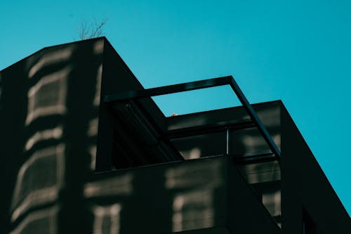 Darmowe zdjęcie z galerii z architektura, błękitne niebo, budynek