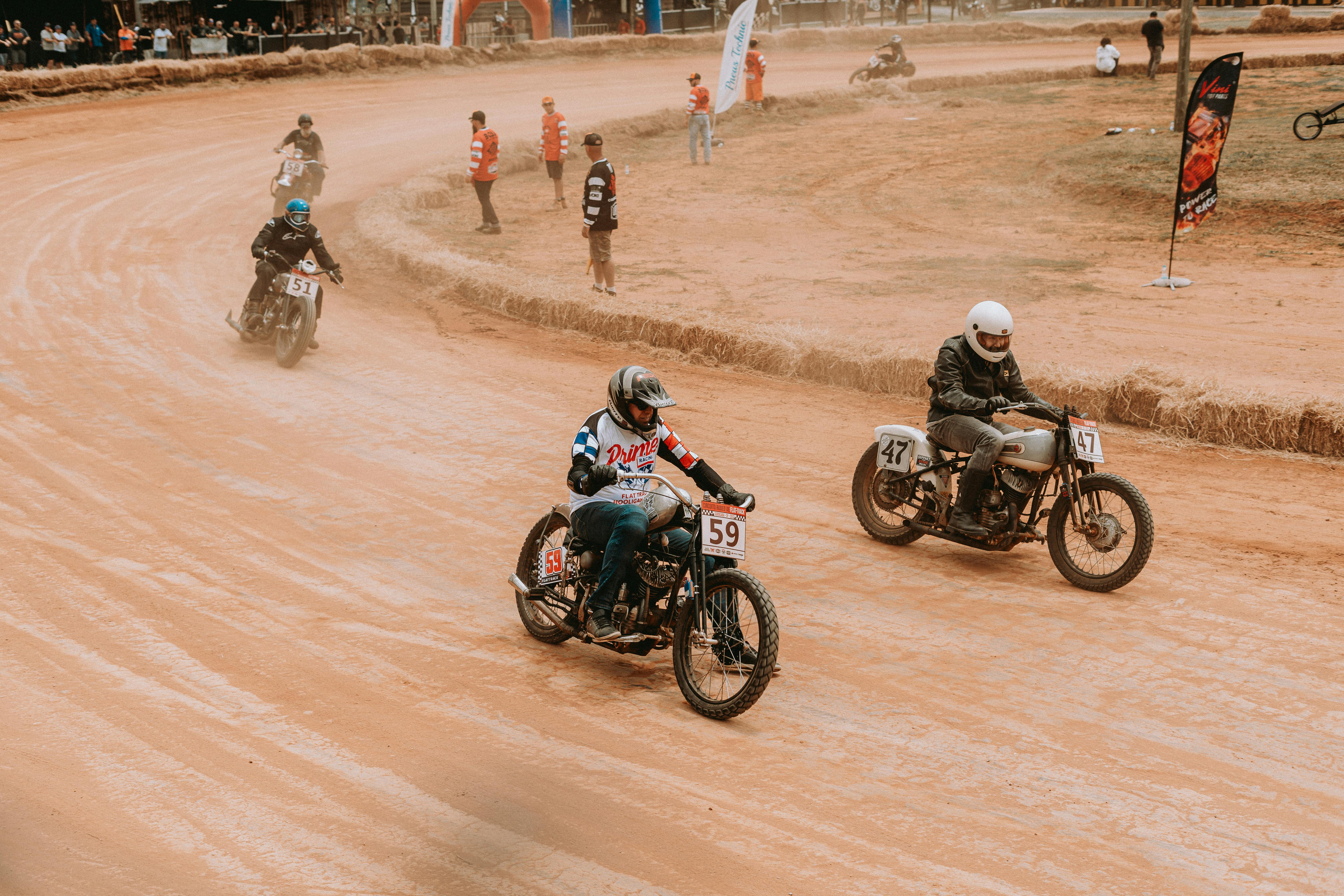 Corrida de motos · Free Stock Photo