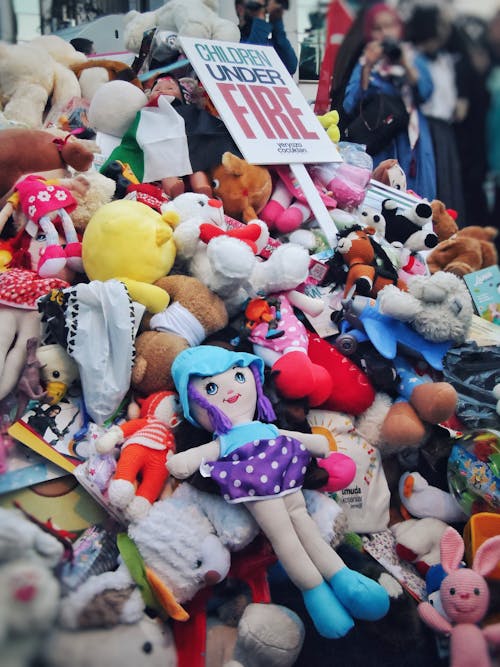Plush Toys to Remind Children Affected by War