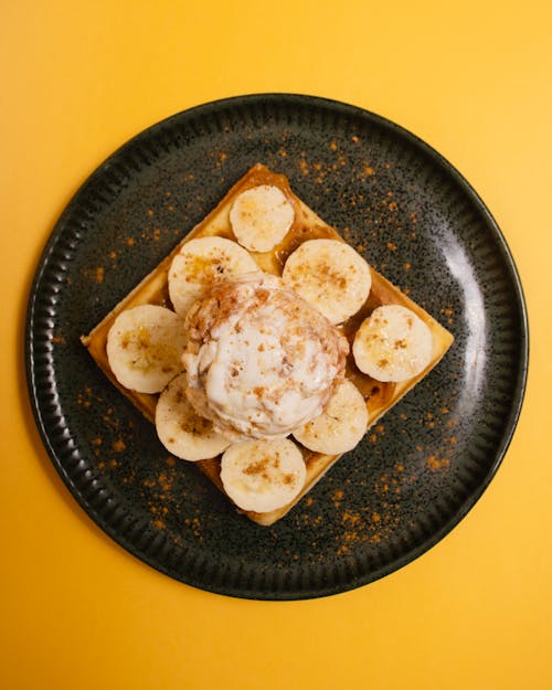 Waffle with Banana and Cream